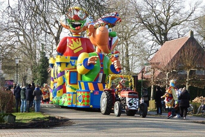 Carnavalsoptocht Vilsteren deel 2 - Foto: Femmie Smink