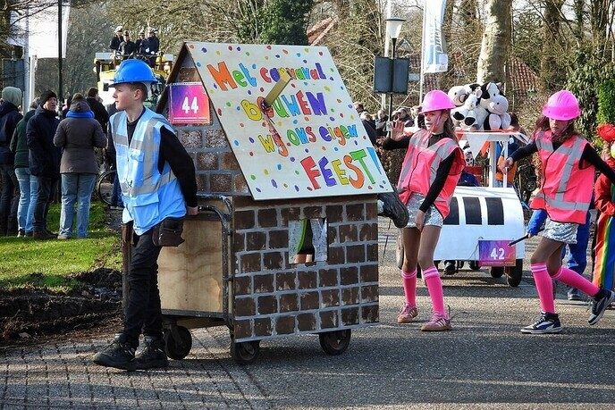 Carnavalsoptocht Vilsteren deel 2 - Foto: Femmie Smink