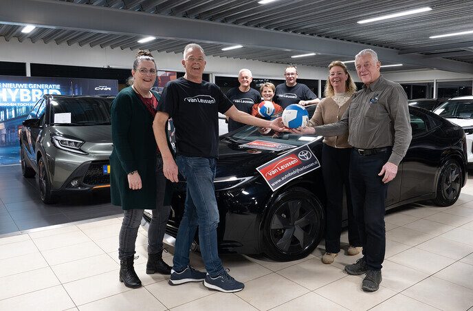 Nieuwe hoofdsponsor zomeravondvolleybaltoernooi - Foto: Ingezonden foto