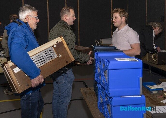 Veel bezoekers voor de Vintage & Techniekbeurs in De Spil - Foto: Paul Scholten