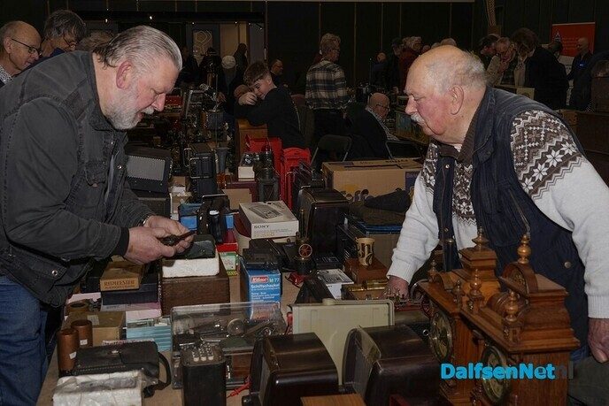 Veel bezoekers voor de Vintage & Techniekbeurs in De Spil - Foto: Paul Scholten