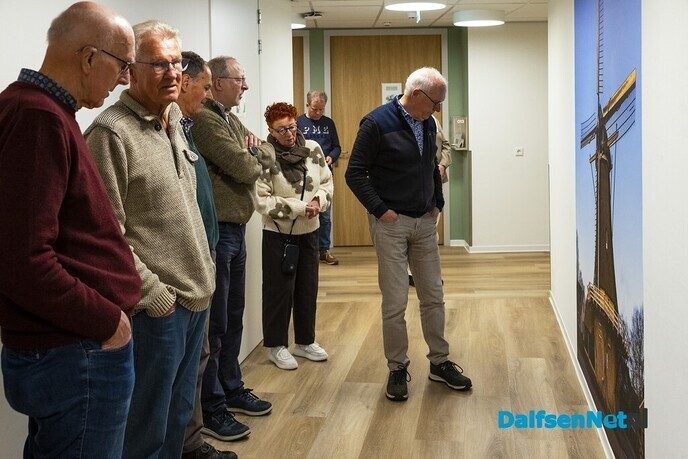 Fotoclub Dalfsen brengt kunst in verpleeghuis Rosengaerde - Foto: Paul Scholten
