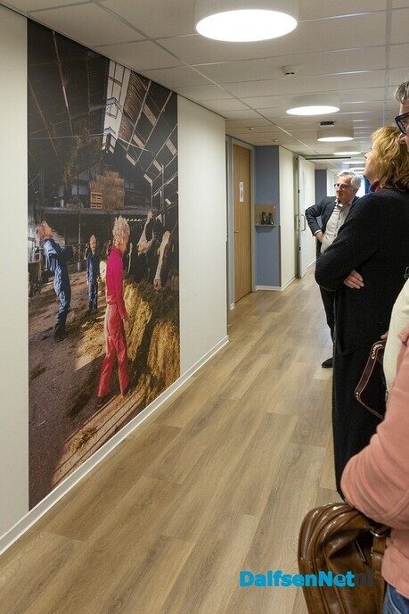 Fotoclub Dalfsen brengt kunst in verpleeghuis Rosengaerde - Foto: Paul Scholten