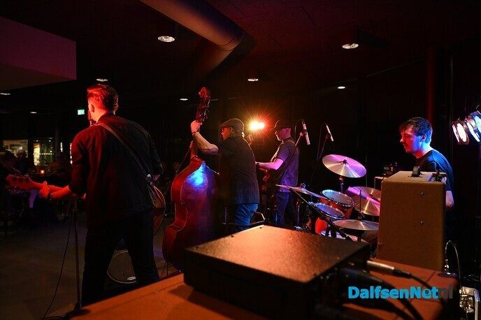 Swingende lenteRock in het Pluscafé - Foto: Johan Bokma
