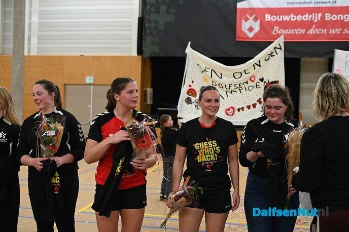 Handbalsters SV Dalfsen promoveren naar eerste divisie - Foto: Johan Bokma