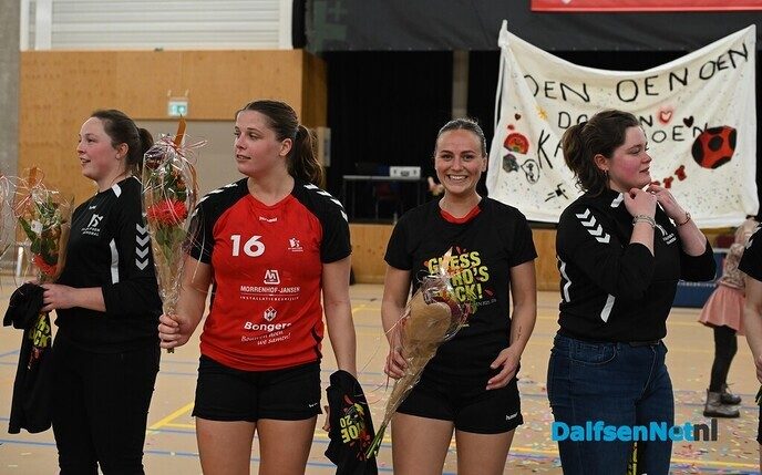 Handbalsters SV Dalfsen promoveren naar eerste divisie - Foto: Johan Bokma