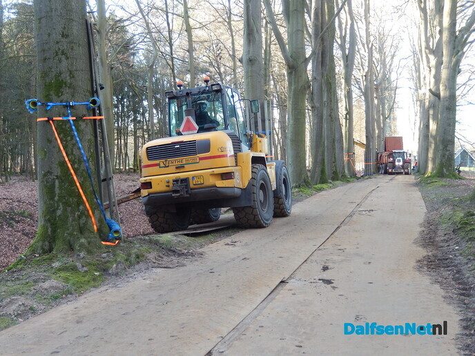 Gracht reinigen langs de Mataramweg - Foto: Willy
