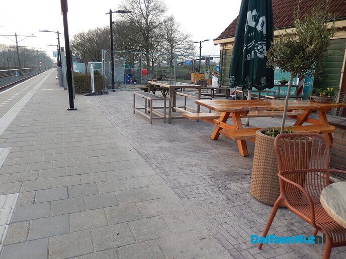 Het wordt steeds mooier rond het station - Foto: Willy