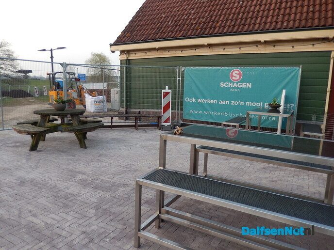 Het wordt steeds mooier rond het station - Foto: Willy
