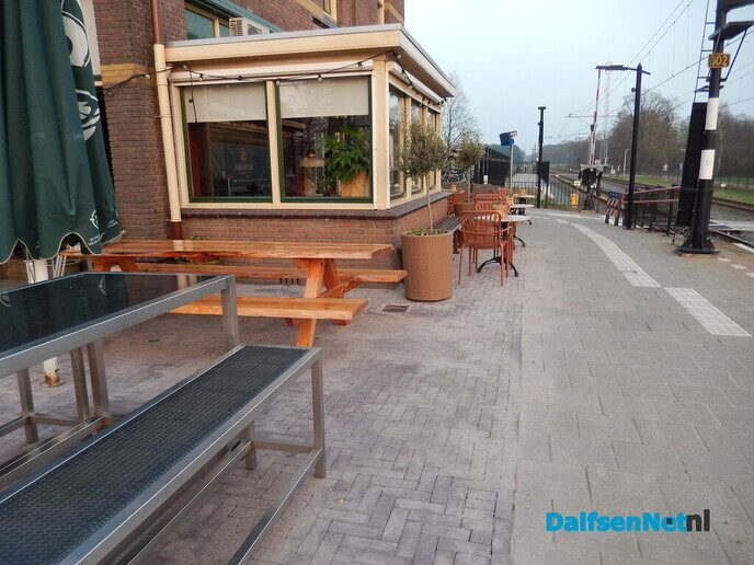 Het wordt steeds mooier rond het station - Foto: Willy