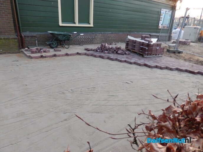 Het wordt steeds mooier rond het station - Foto: Willy