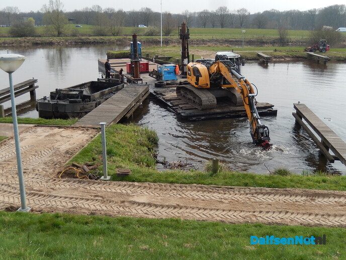 o.a. Baggeren van de haven en meer - Foto: Willy