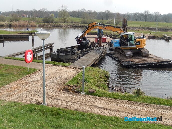 o.a. Baggeren van de haven en meer - Foto: Willy