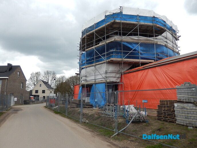 Even de prachtige huizen in de nieuwe wijk van Wijthmen bewonderen - Foto: Willy