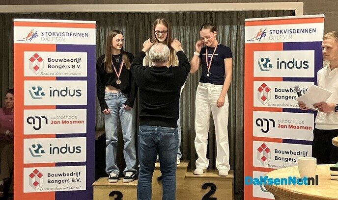 Feestelijke seizoensafsluiting ijsclub Stokvisdennen - Foto: Ingezonden foto