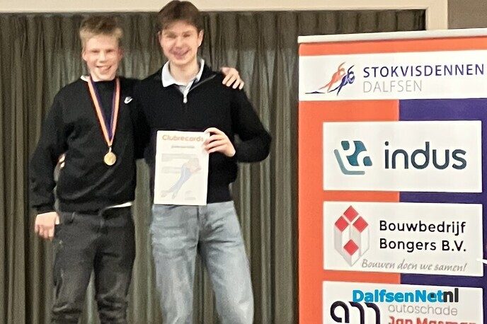 Feestelijke seizoensafsluiting ijsclub Stokvisdennen - Foto: Ingezonden foto