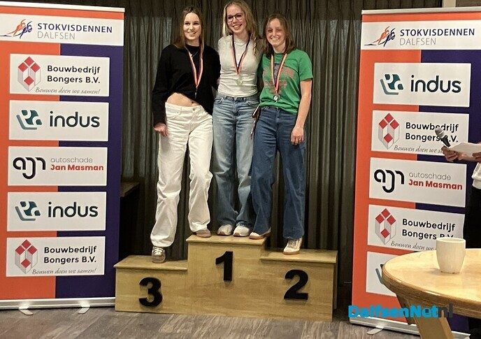 Feestelijke seizoensafsluiting ijsclub Stokvisdennen - Foto: Ingezonden foto