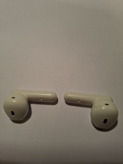 Draadloze oordopjes gevonden bij station