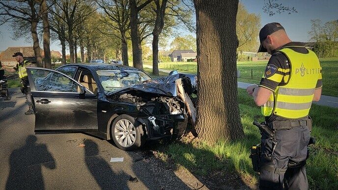 Ernstig verkeersongeval  Weerdhuisweg - Foto: Niels Jansen