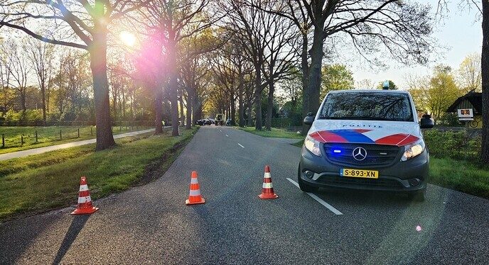 Ernstig verkeersongeval  Weerdhuisweg - Foto: Niels Jansen