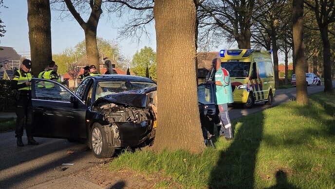 Ernstig verkeersongeval  Weerdhuisweg - Foto: Niels Jansen