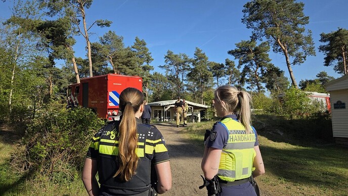 Brand bij chalet op camping Krieghuusbelten - Foto: Niels Jansen
