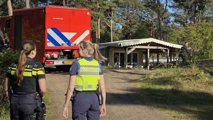 Brand bij chalet op camping Krieghuusbelten - Foto: Niels Jansen