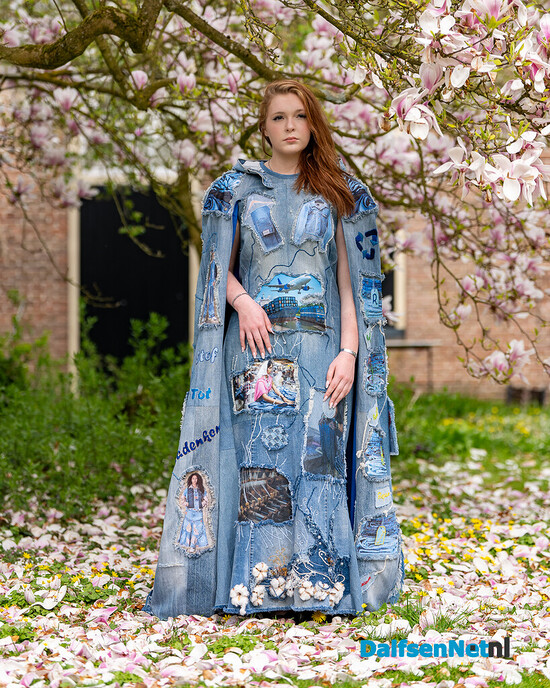 Draagbare denim jurk zet aan tot nadenken over Fast Fashion - Foto: Ingezonden foto