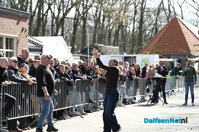Eiergooien bij Partycentrum ’t Witte Peerd in Nieuwleusen - Foto: Johan Bokma