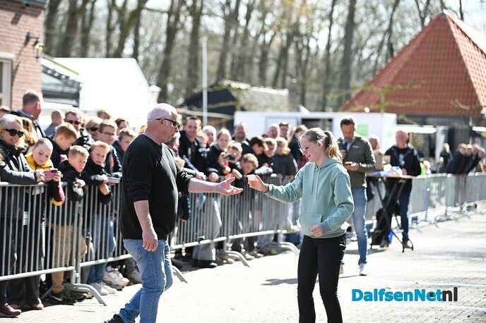 Eiergooien bij Partycentrum ’t Witte Peerd in Nieuwleusen - Foto: Johan Bokma
