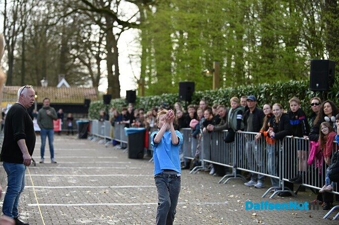 Eiergooien bij Partycentrum ’t Witte Peerd in Nieuwleusen - Foto: Johan Bokma