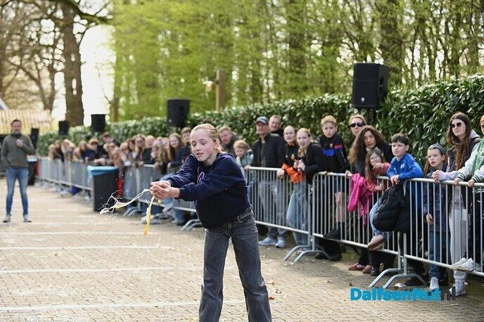 Eiergooien bij Partycentrum ’t Witte Peerd in Nieuwleusen - Foto: Johan Bokma