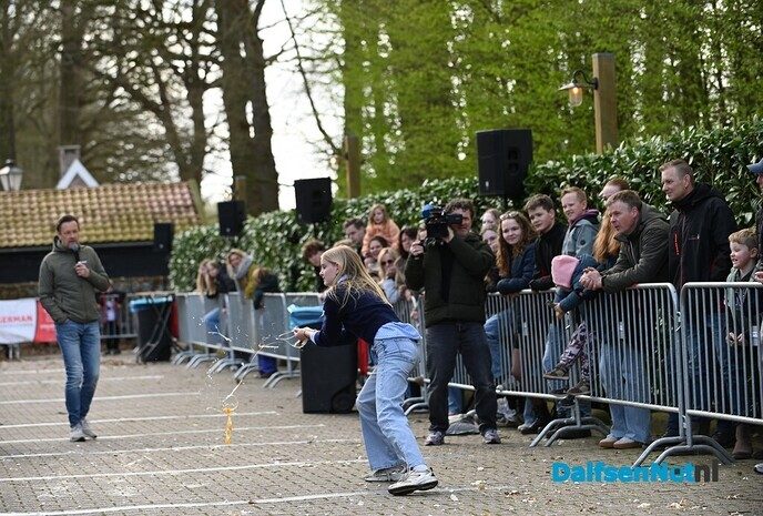 Eiergooien bij Partycentrum ’t Witte Peerd in Nieuwleusen - Foto: Johan Bokma