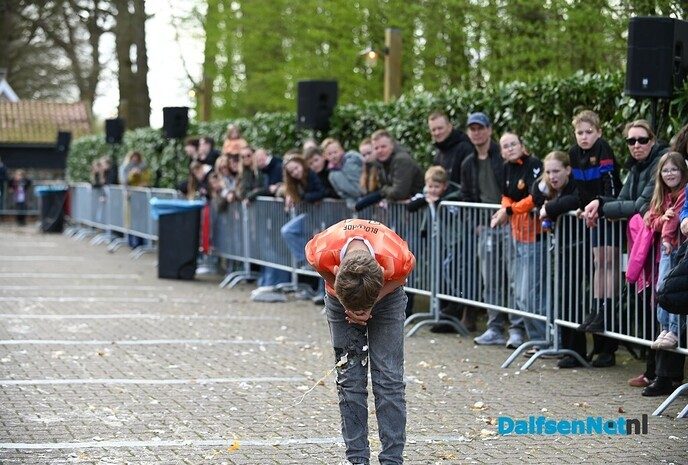 Eiergooien bij Partycentrum ’t Witte Peerd in Nieuwleusen - Foto: Johan Bokma