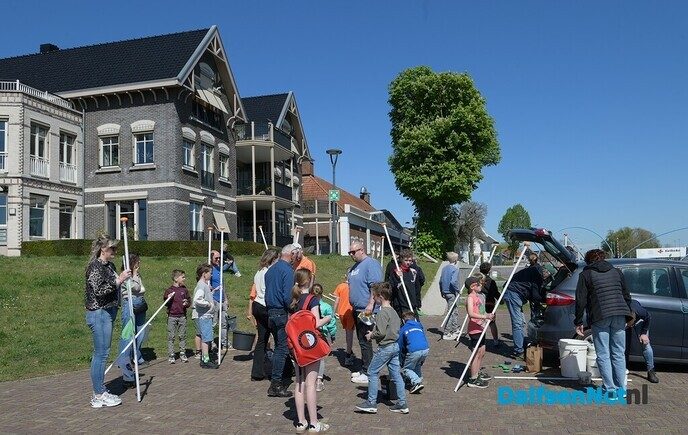 Vlaggenstok viswedstrijd een groot succes - Foto: Johan Bokma