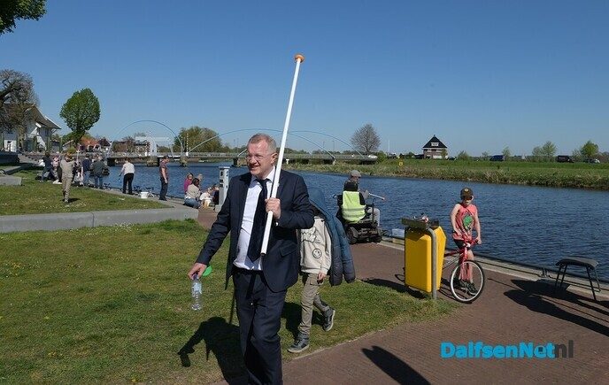 Vlaggenstok viswedstrijd een groot succes - Foto: Johan Bokma