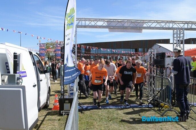 Een sportief spektakel bij de Morrenhof Jansen Dalfser Obstakelloop - Foto: Johan Bokma