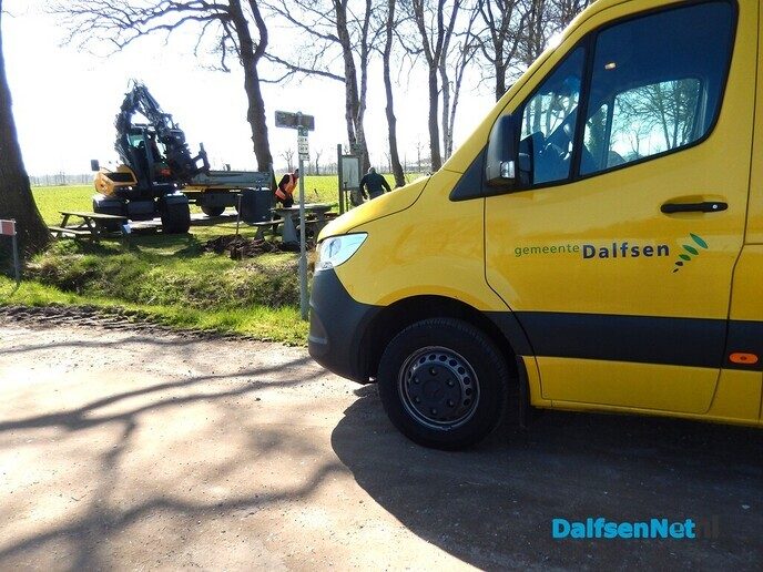 Weer een heel bankje - Foto: Willy