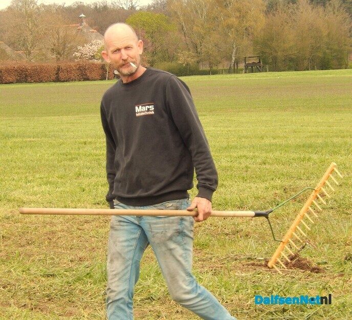 Laatste vracht takken gebracht voor Paasbult Hoonhorst - Foto: Willy