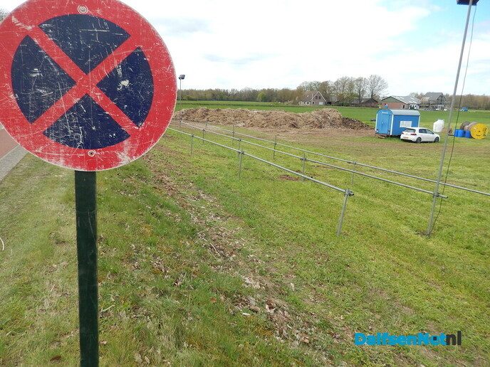 Laatste vracht takken gebracht voor Paasbult Hoonhorst - Foto: Willy