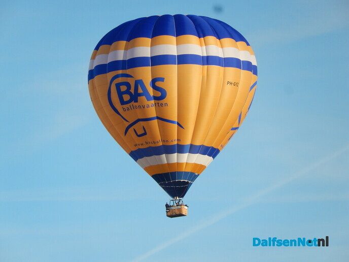 De eerste luchtballon was er weer - Foto: Willy
