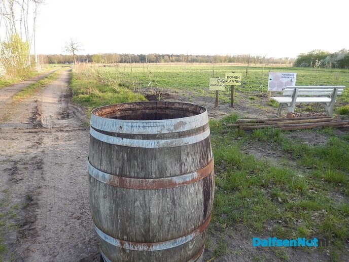 Aanplant voedselbos Lemelerveld slaat goed aan - Foto: Willy