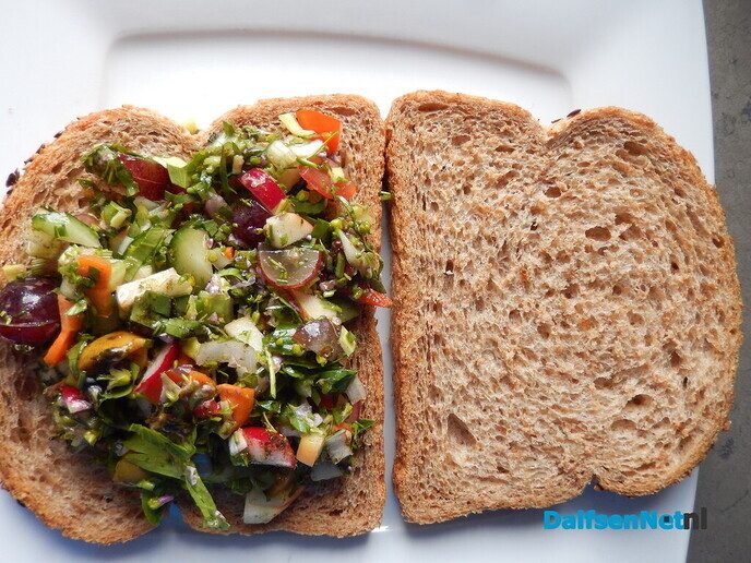 Broodje gezond met Pinksterbloemensalade