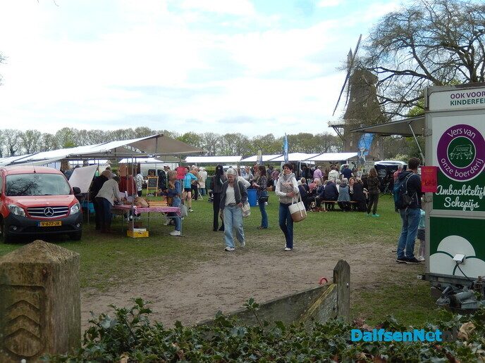 Wat een extra gezellige boerenmarkt dit keer - Foto: Willy