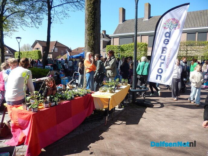 Hema Kleedjesmarkt supergezellig - Foto: Willy