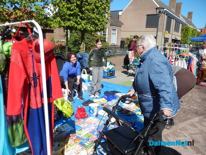 Hema Kleedjesmarkt supergezellig - Foto: Willy