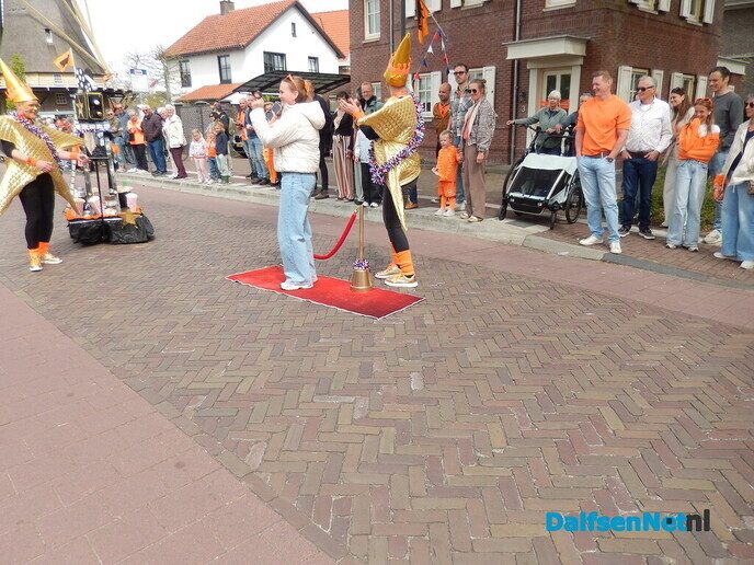 Optocht Dalfsen bijzonder sfeervol - Foto: Willy