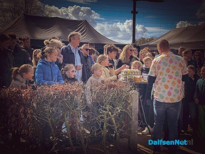 Eieren eten of zoeken?? Nee hoor, eieren gooien! - Foto: Ruud Montagne