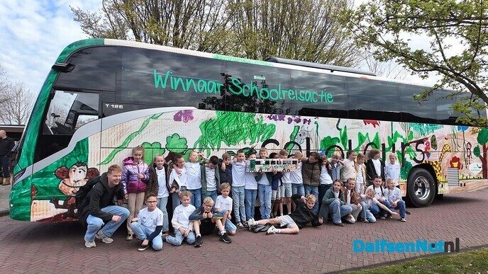 de Vuursteen op reis in eigen ontworpen kunstwerk - Foto: Ingezonden foto