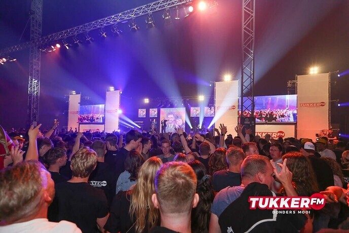 Tukker FM in Nieuwleusen met jubileumconcert Henk Wijngaard
